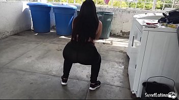 Real Latina Arab With Huge Ass Trains With Her Plug In Her Anus