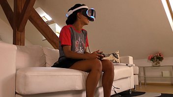 Isabel Has A New Game In Her Playstation VR But She Needs